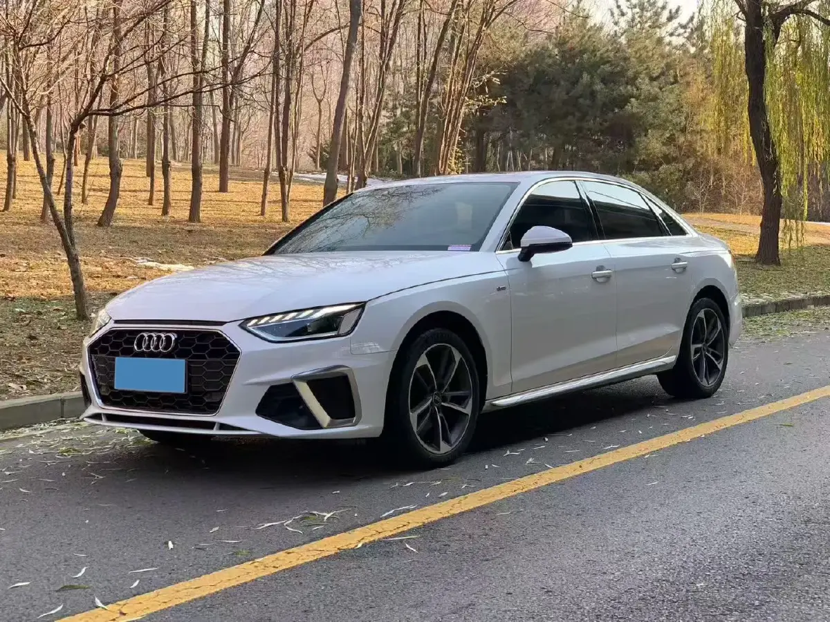 2023 Audi A4L 2.0T 190HP L4 7DCT