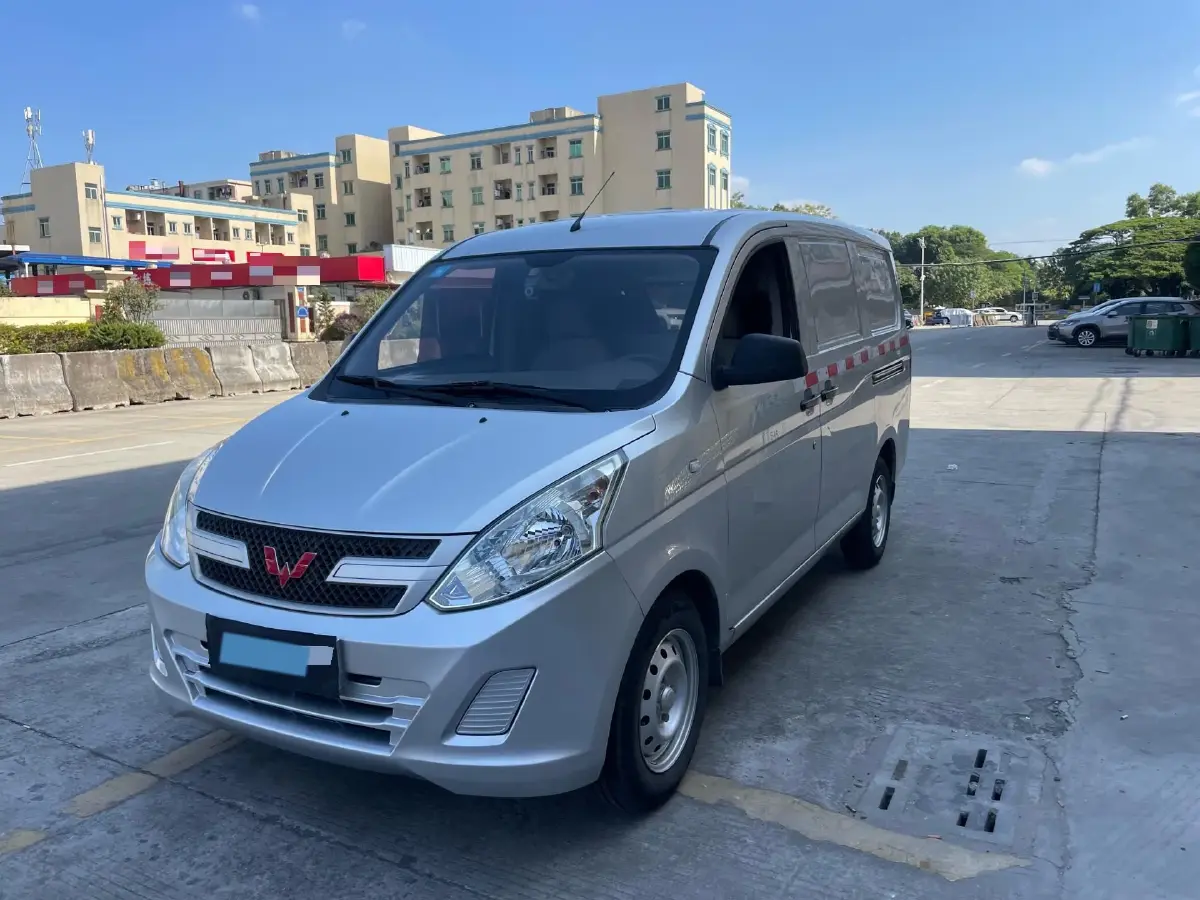 2019 WuLing RongGuang V 1.5L 99HP L4 6MT