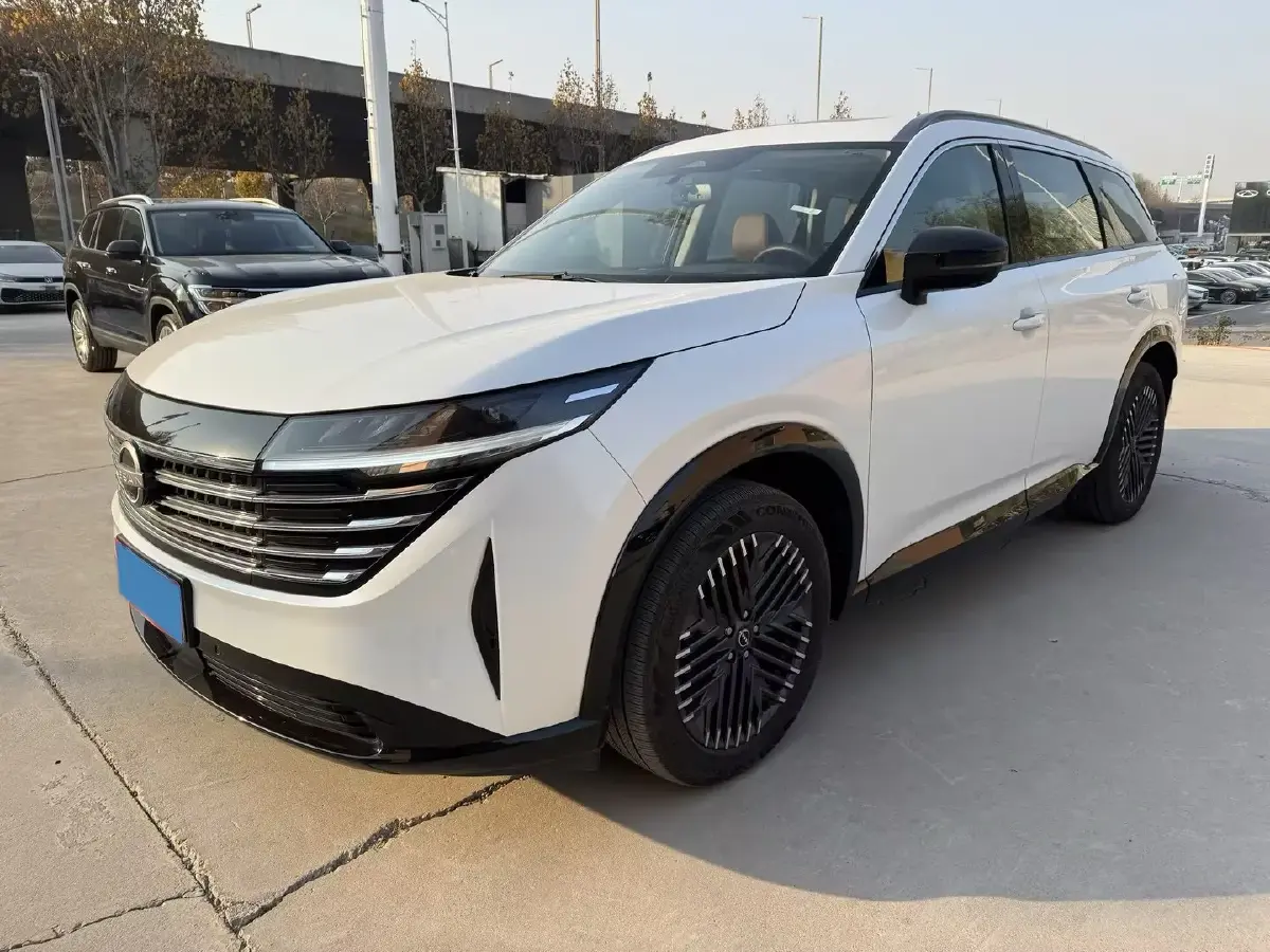 2024 Nissan Pathfinder 2.0T 252HP L4 9AT