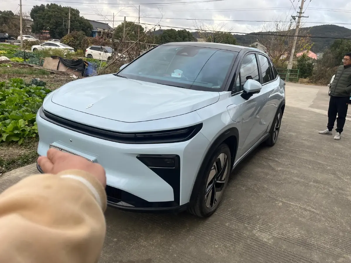 2023 Livan 7 BEV 50.4KWH