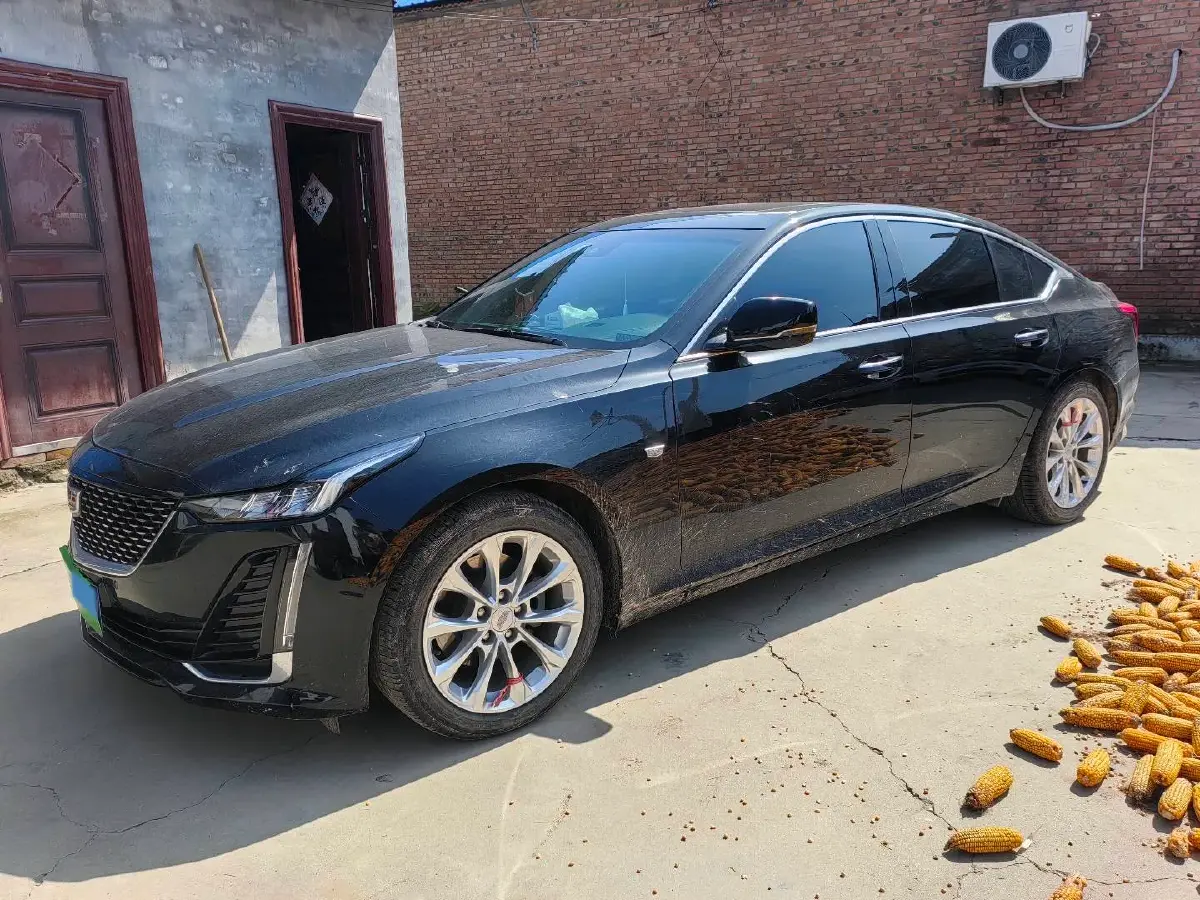 2023 Cadillac CT5 2.0T 237HP L4 10AT