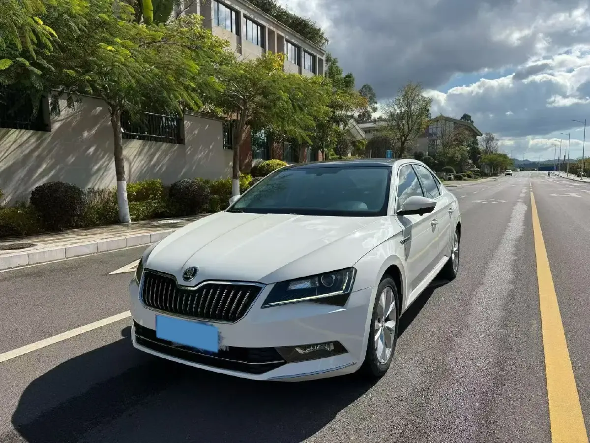 2016 Skoda Superb 1.4T 150HP L4 7DCT