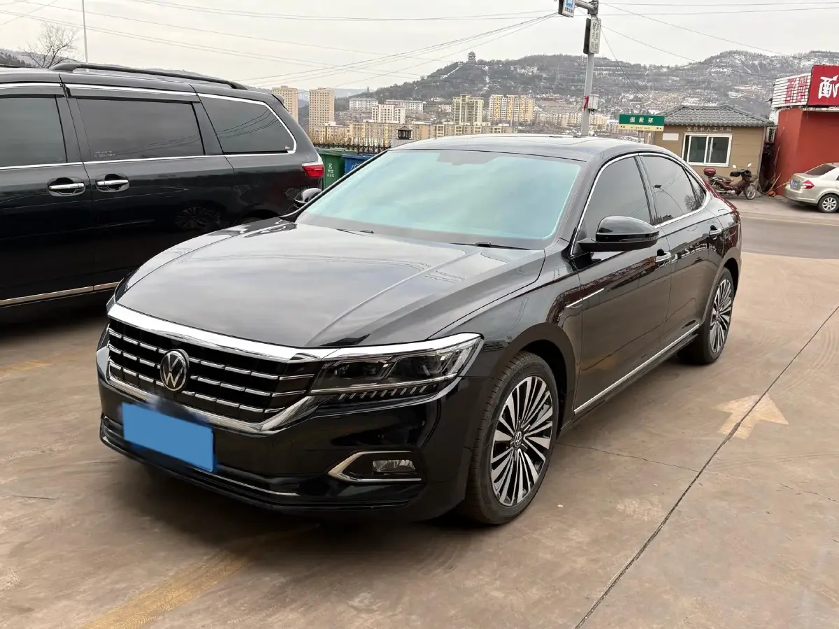 2021 Volkswagen Passat 2.0T 186HP L4 7DCT