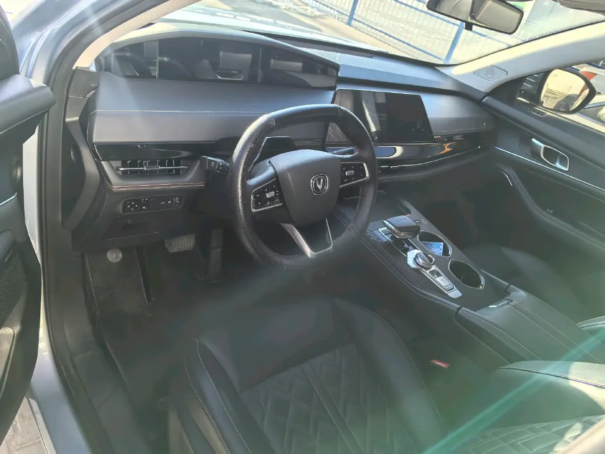 2021 ChangAn UNI-K 2.0T 233HP L4 8AT,autocango,china used car exporter,china ev exporter,chinese used car exporter,chinese used ev exporter