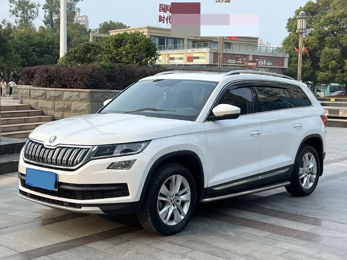 2019 Skoda Superb 2.0T 220HP L4 7DCT