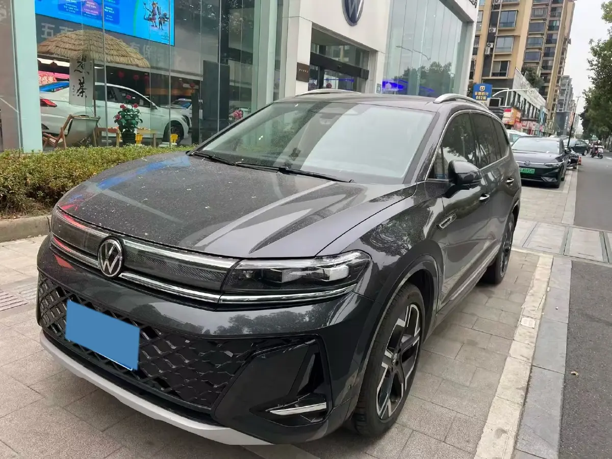 2024 Volkswagen Talagon 2.0T 220HP L4 7DCT