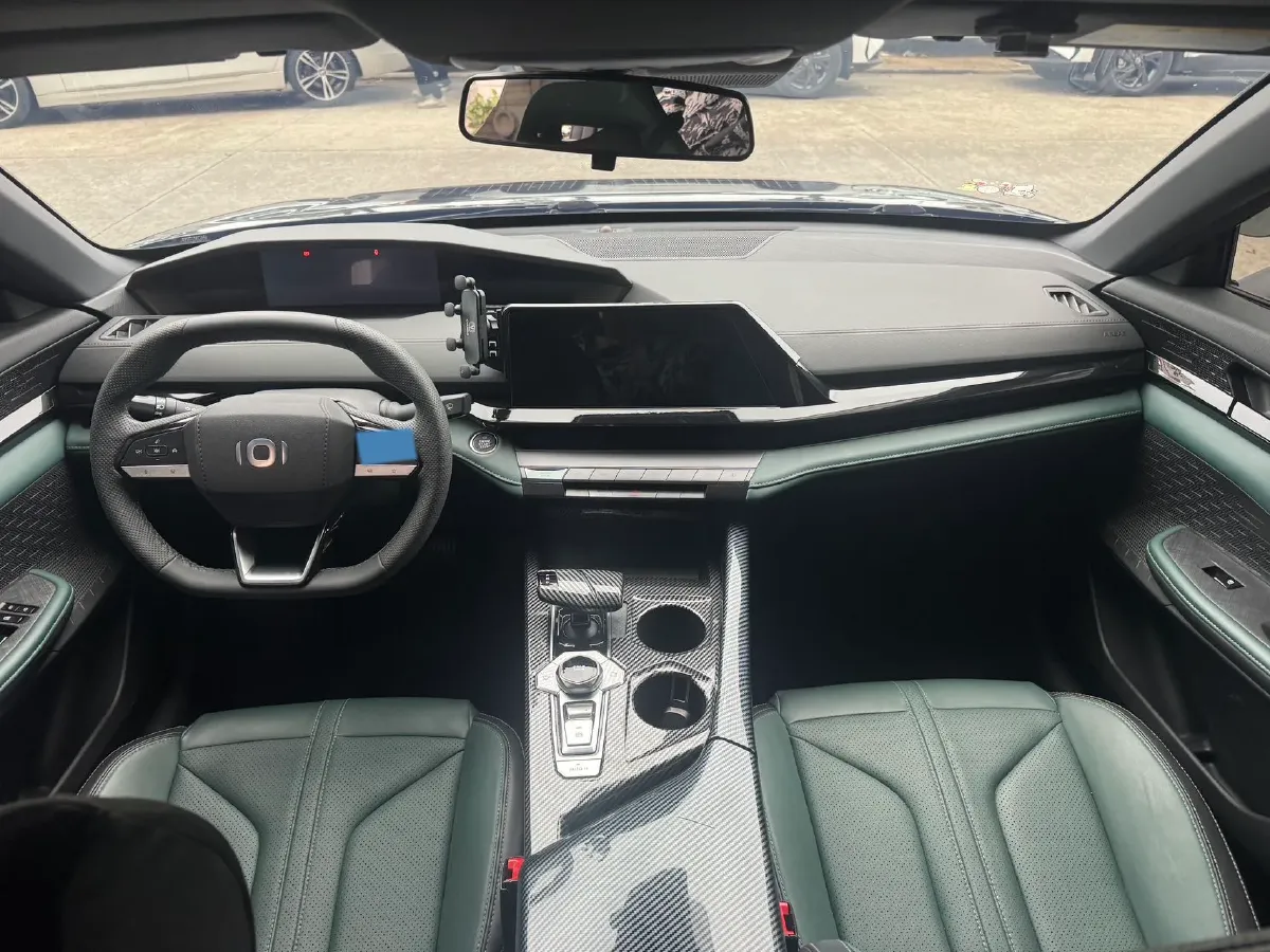 2023 Iveco DeYi 2.5T 122HP L4 6AT,autocango,china used car exporter,china ev exporter,chinese used car exporter,chinese used ev exporter