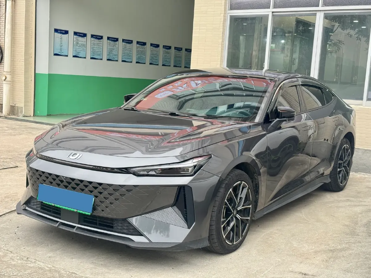 2023 Iveco DeYi 2.5T 122HP L4 6AT,autocango,china used car exporter,china ev exporter,chinese used car exporter,chinese used ev exporter