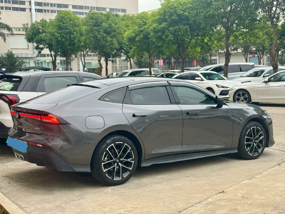 2023 Iveco DeYi 2.5T 122HP L4 6AT,autocango,china used car exporter,china ev exporter,chinese used car exporter,chinese used ev exporter