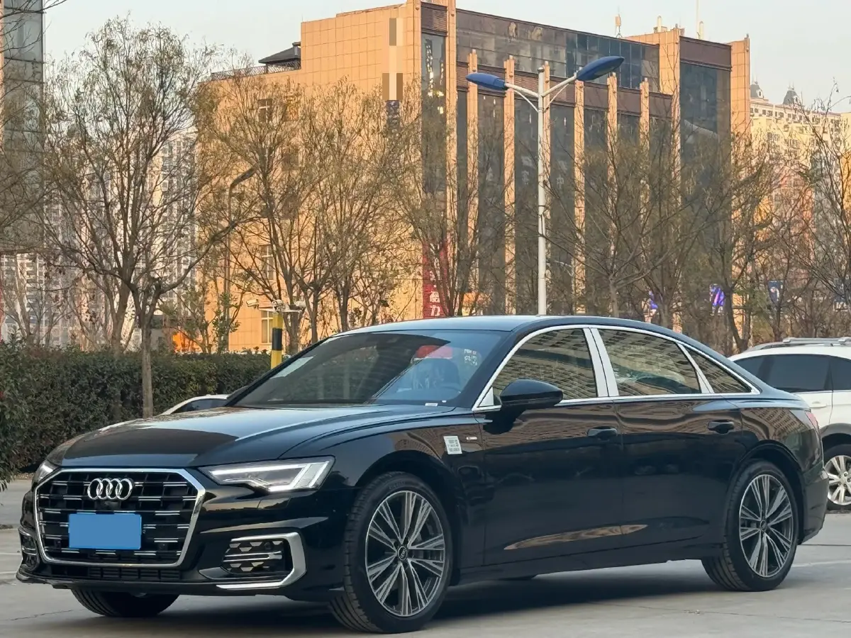 2025 Audi A6L 2.0T 245HP L4 7DCT