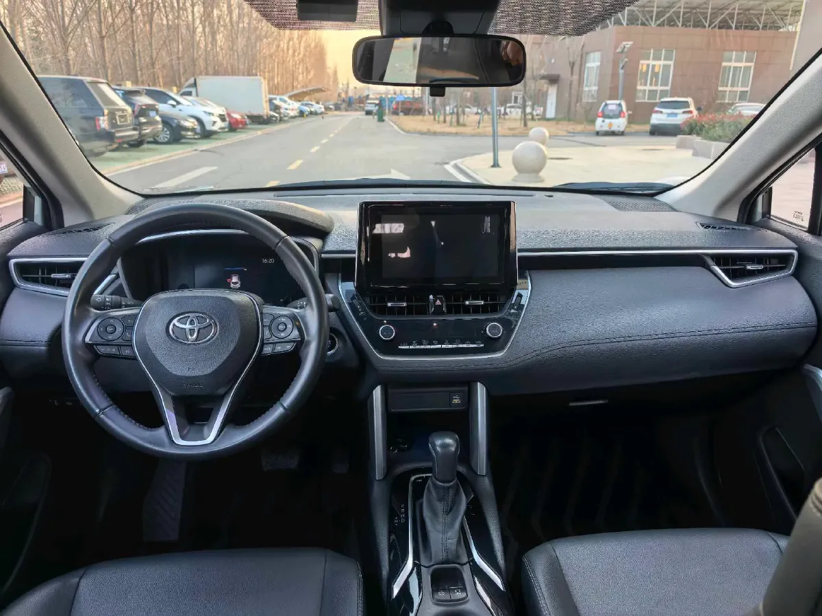 2022 Toyota Corolla Cross 2.0L 171HP L4 CVT,autocango,china used car exporter,china ev exporter,chinese used car exporter,chinese used ev exporter
