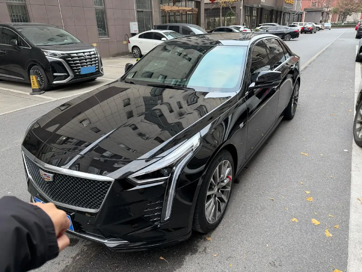 2022 Cadillac CT6 2.0T 237HP L4 10AT