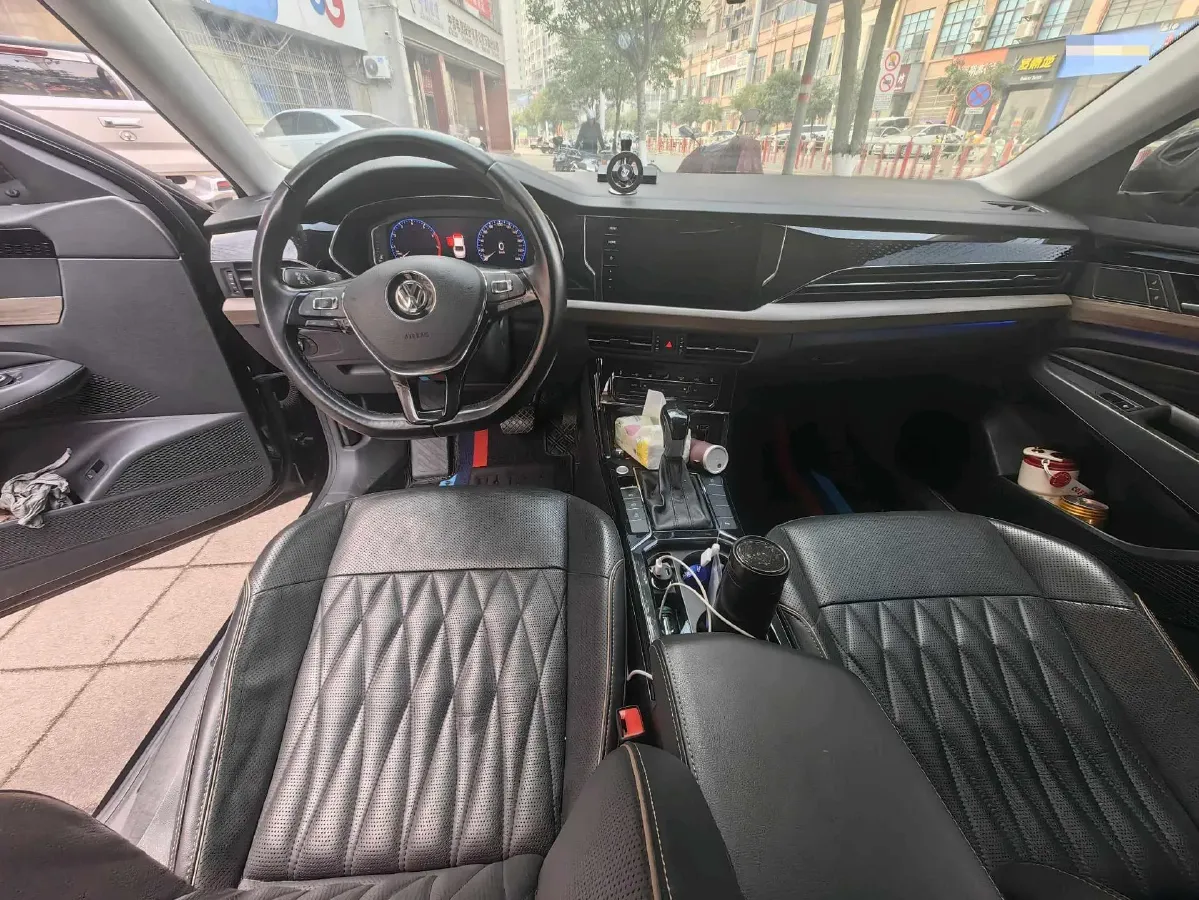 2020 Volkswagen Passat 2.0T 186HP L4 7DCT,autocango,china used car exporter,china ev exporter,chinese used car exporter,chinese used ev exporter