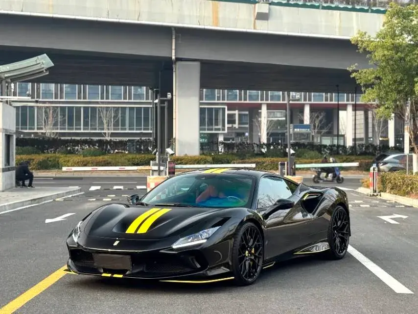 2019 Aston Martin DB11 5.2T 639HP V12 8AT