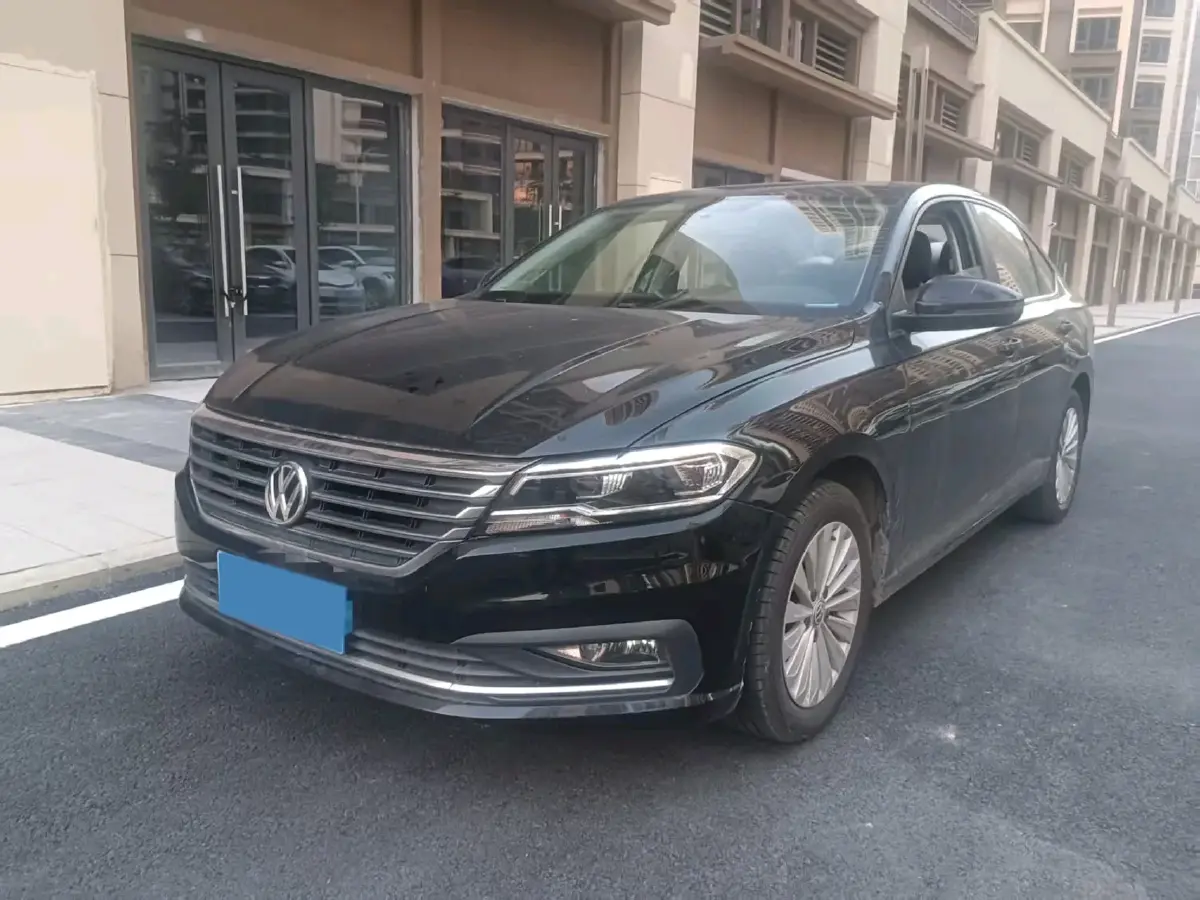 2019 Volkswagen Sagitar 1.2T 116HP L4 7DCT
