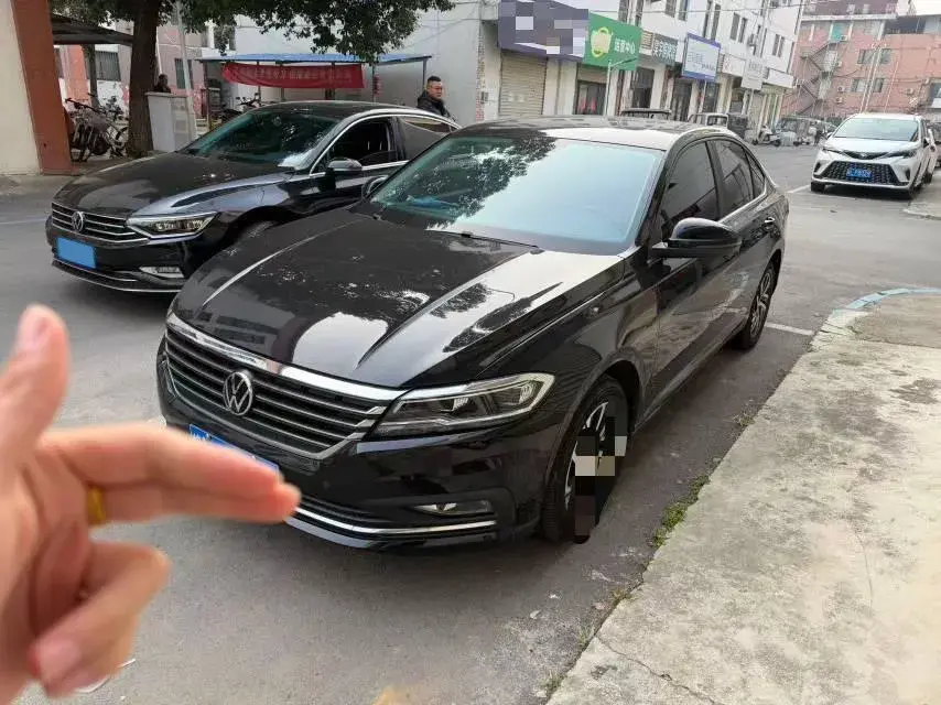 2022 Volkswagen Sagitar 1.2T 116HP L4 7DCT