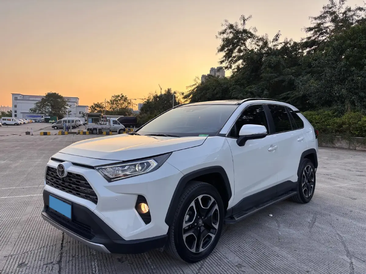 2020 Toyota RAV4 2.0L 171HP L4 CVT