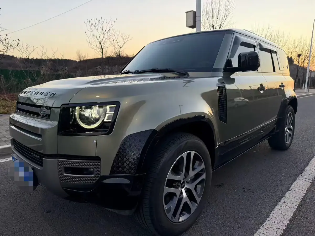 2023 Land Rover Defender 3.0T 400HP L6 8AT