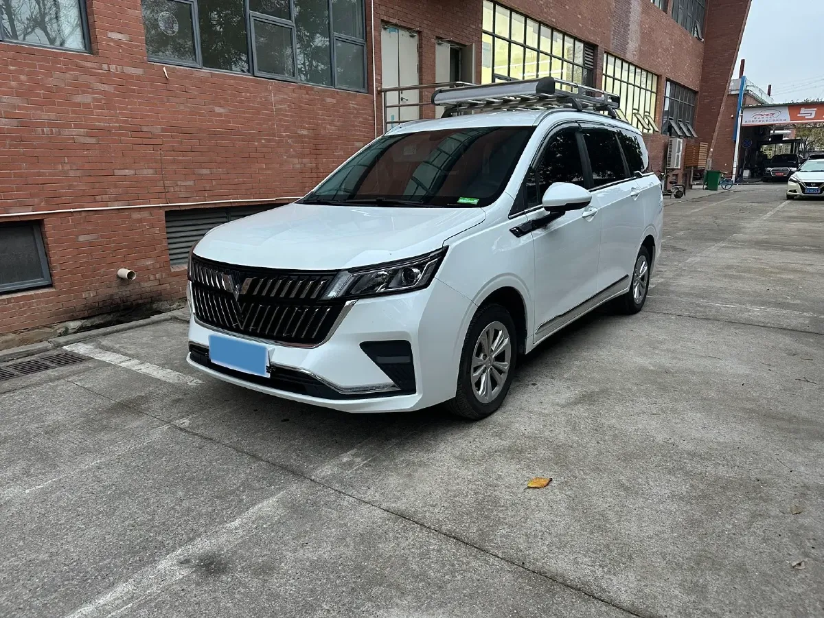 2022 WuLing JiaChen 1.5T 147HP L4 6MT,autocango,china used car exporter,china ev exporter,chinese used car exporter,chinese used ev exporter