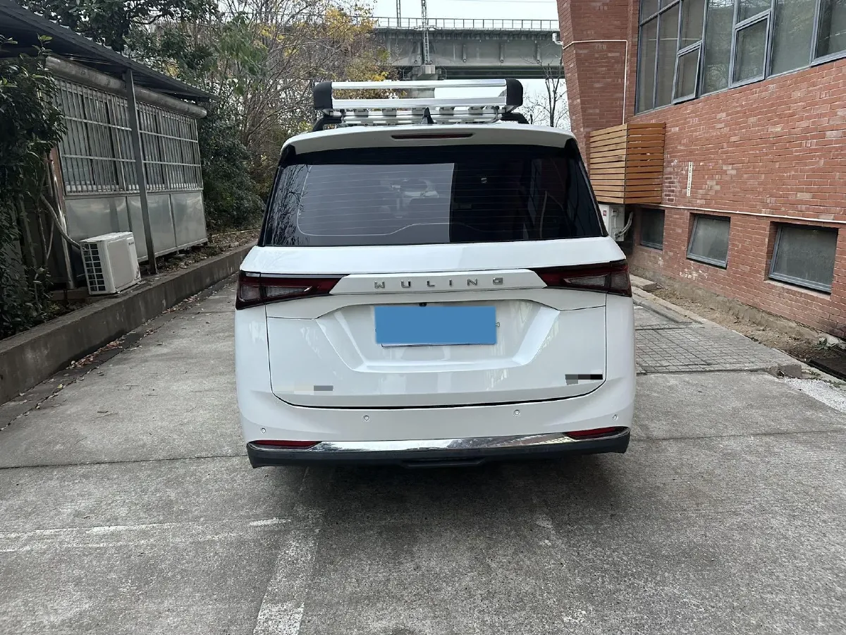 2022 WuLing JiaChen 1.5T 147HP L4 6MT,autocango,china used car exporter,china ev exporter,chinese used car exporter,chinese used ev exporter