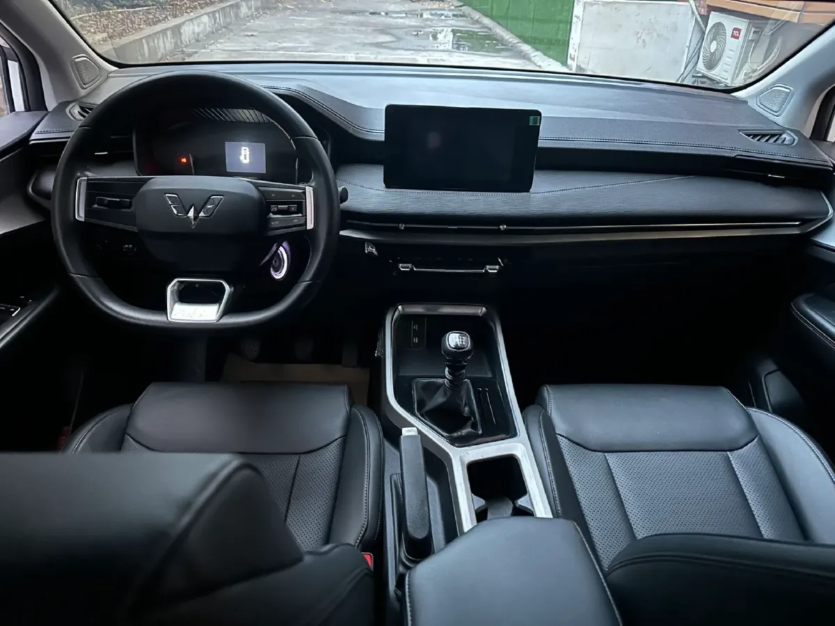 2022 WuLing JiaChen 1.5T 147HP L4 6MT,autocango,china used car exporter,china ev exporter,chinese used car exporter,chinese used ev exporter