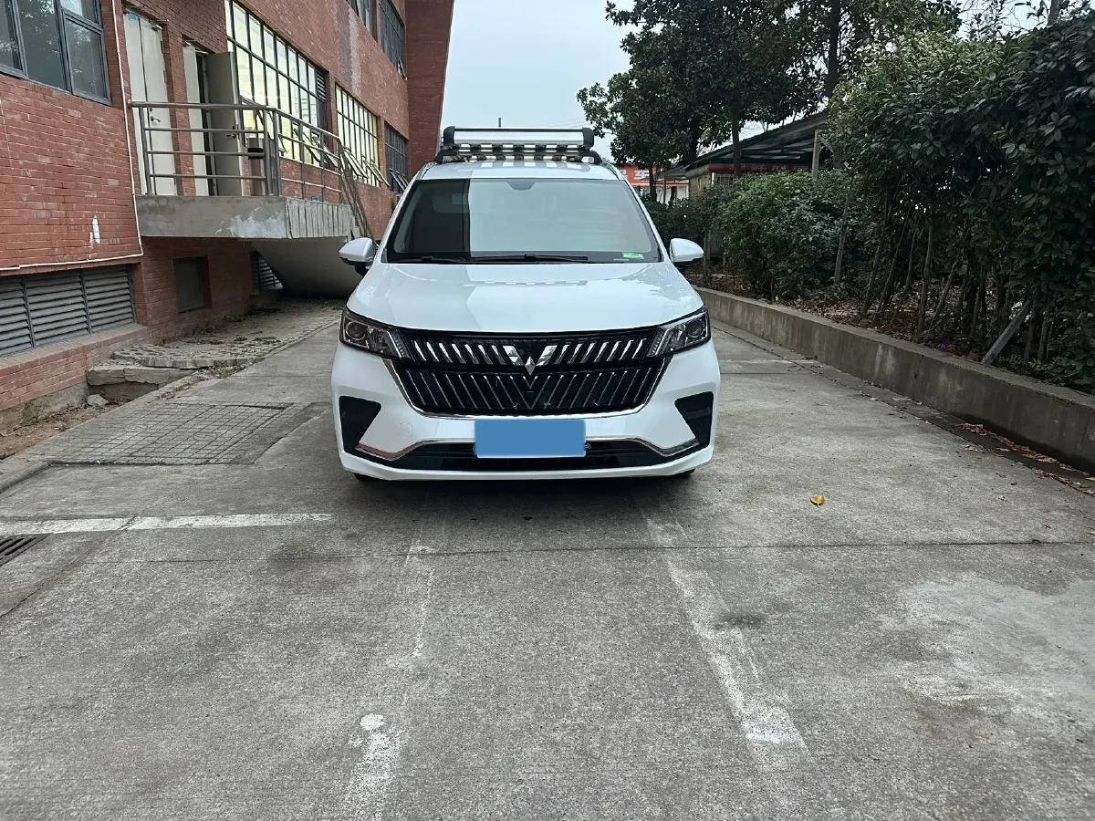 2022 WuLing JiaChen 1.5T 147HP L4 6MT,autocango,china used car exporter,china ev exporter,chinese used car exporter,chinese used ev exporter