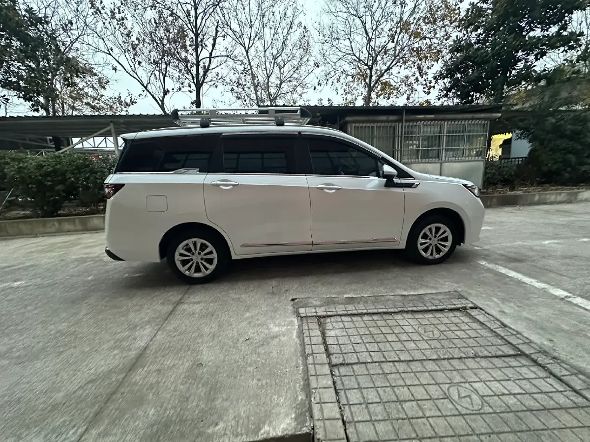 2022 WuLing JiaChen 1.5T 147HP L4 6MT,autocango,china used car exporter,china ev exporter,chinese used car exporter,chinese used ev exporter