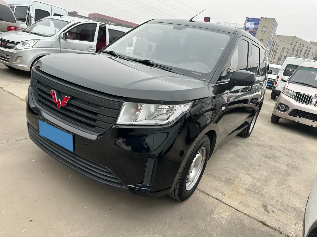 2019 WuLing HongGuang Plus 1.5T 147HP L4 6MT