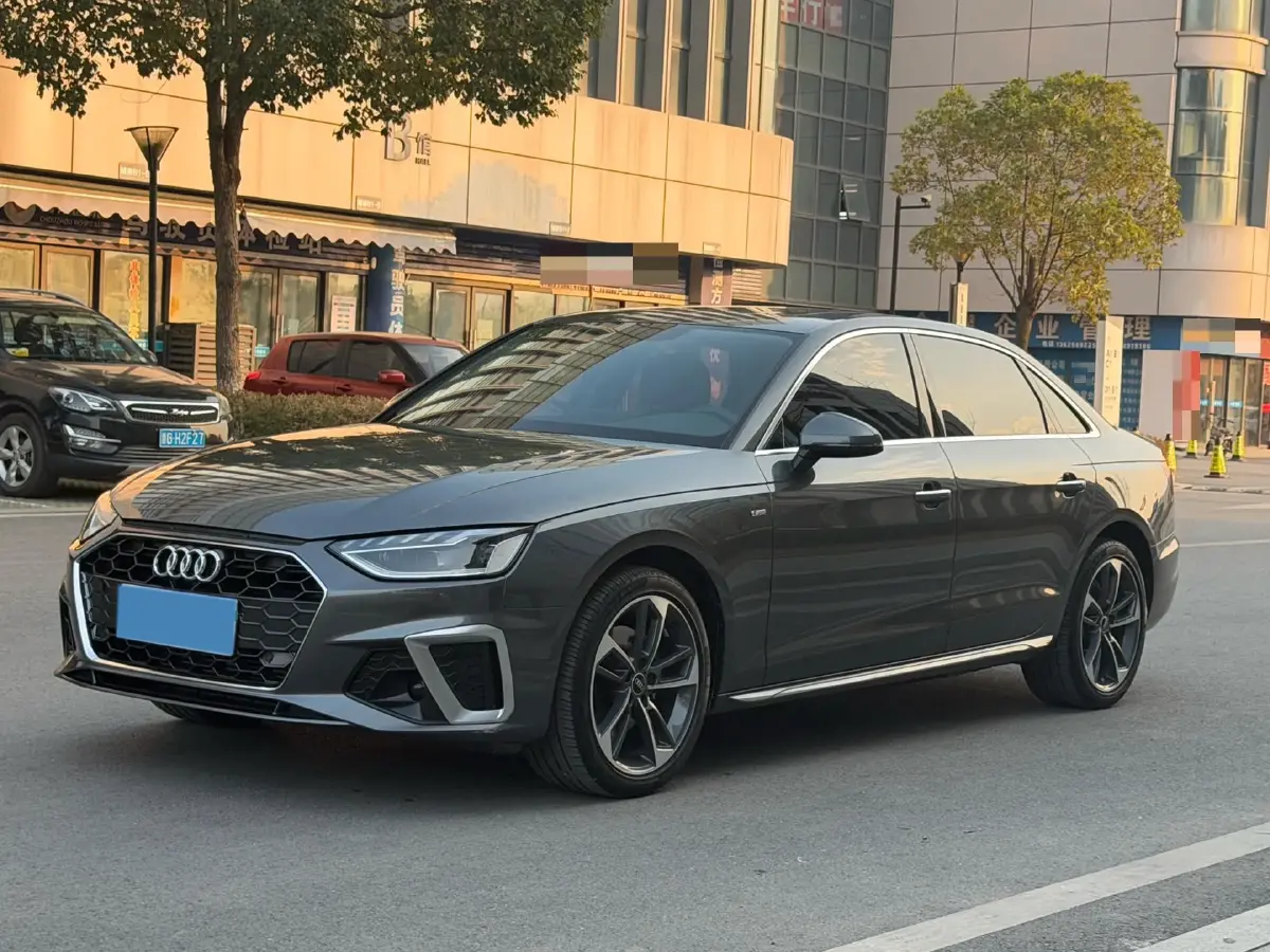 2023 Audi A4L 2.0T 190HP L4 7DCT