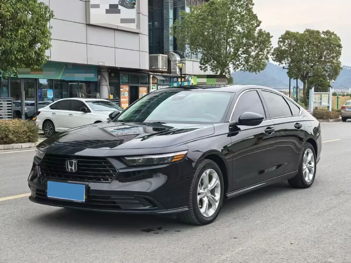 2025 Honda Accord 1.5T 192HP L4 CVT