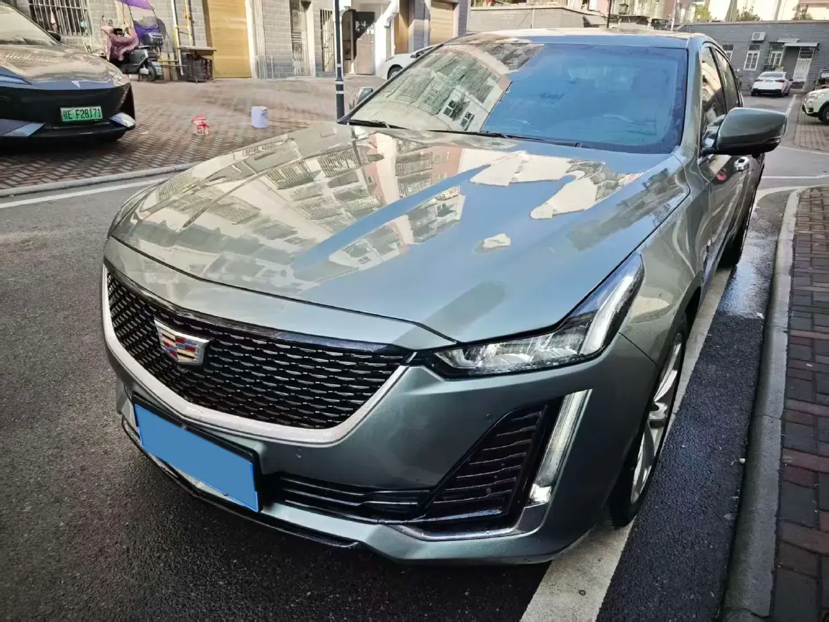 2022 Cadillac CT5 2.0T 237HP L4 10AT