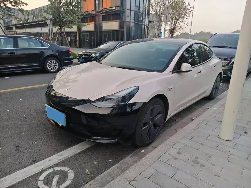 2022 Tesla Model 3 BEV 60KWH