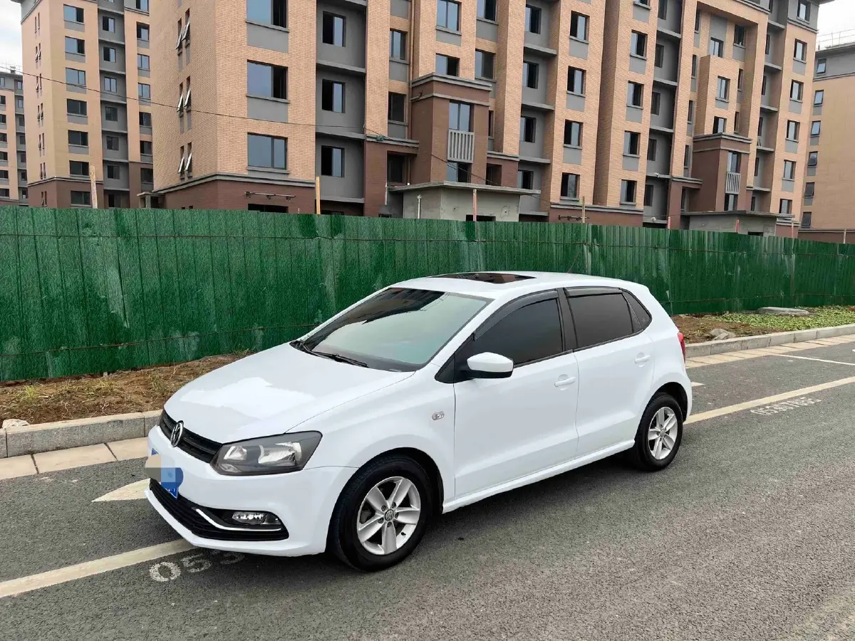 2016 Volkswagen Polo 1.4L 90HP L4 6AT