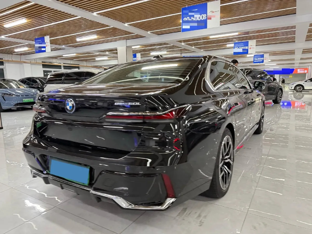 2023 BMW i7 BEV 101.7KWH,autocango,china used car exporter,china ev exporter,chinese used car exporter,chinese used ev exporter