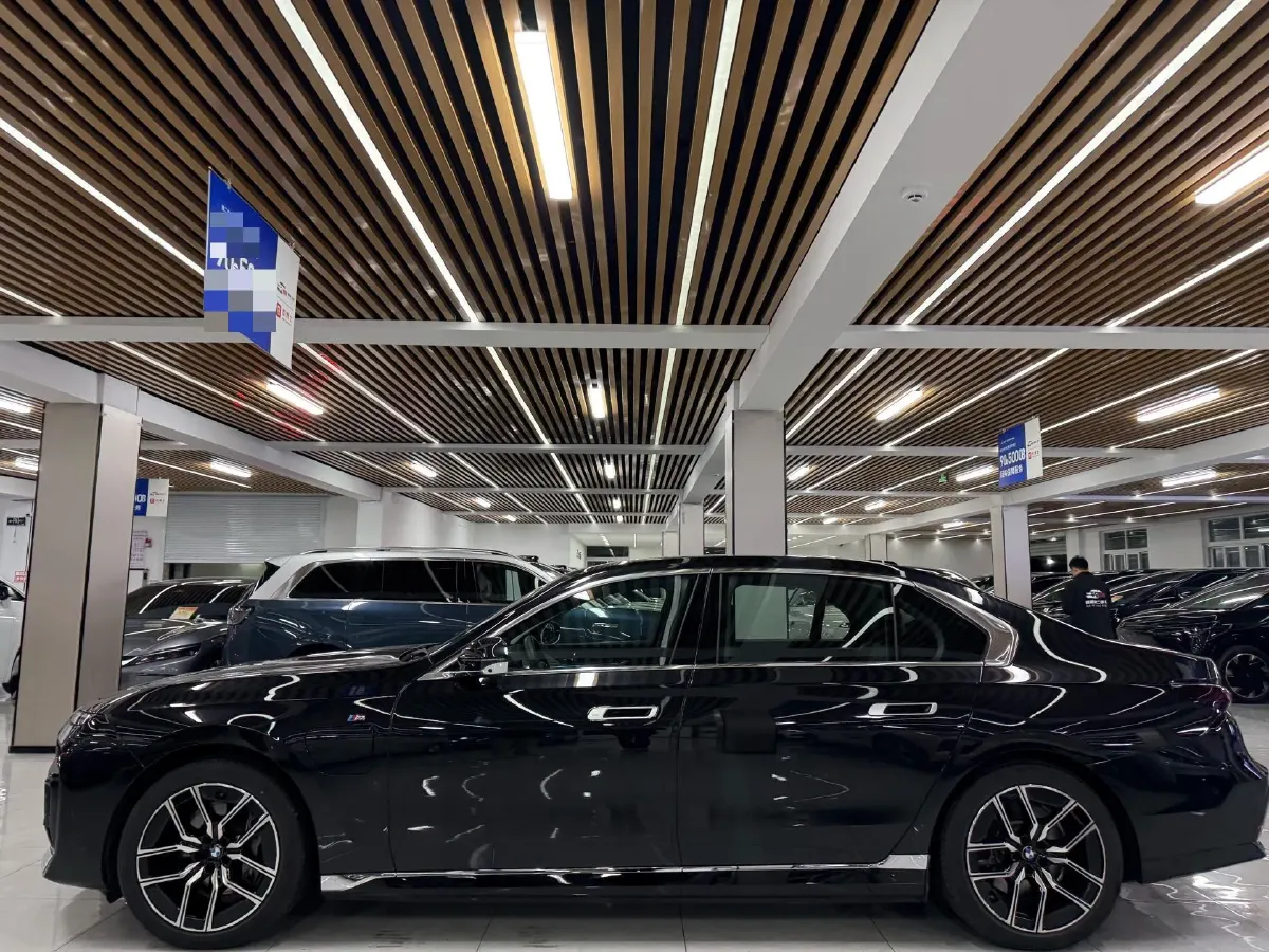 2023 BMW i7 BEV 101.7KWH,autocango,china used car exporter,china ev exporter,chinese used car exporter,chinese used ev exporter