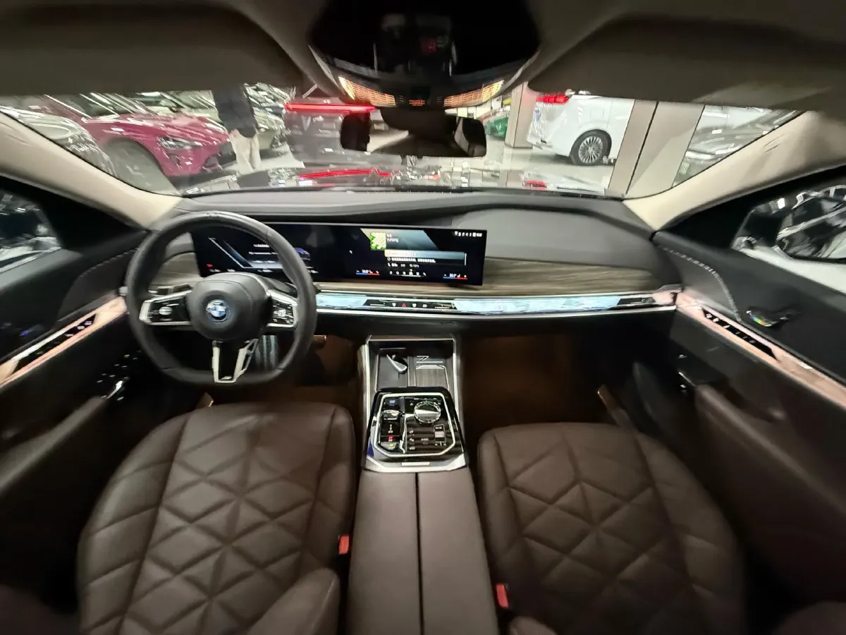 2023 BMW i7 BEV 101.7KWH,autocango,china used car exporter,china ev exporter,chinese used car exporter,chinese used ev exporter