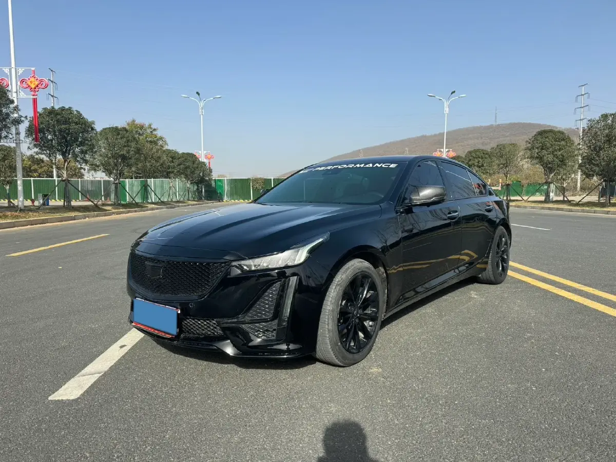 2022 Cadillac CT5 2.0T 237HP L4 10AT