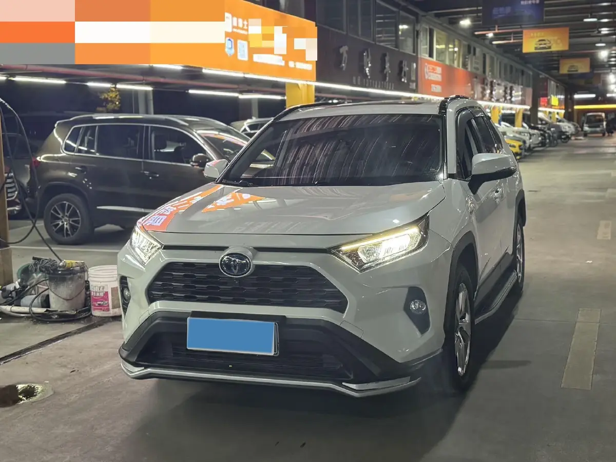 2020 Toyota RAV4 2.5L 178HP L4 E-CVT Hybrid