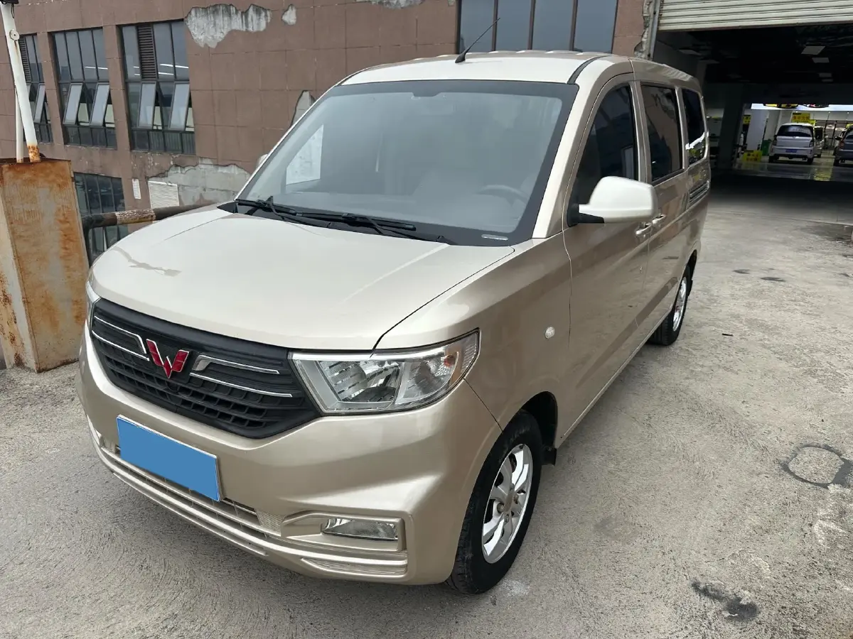 2019 WuLing HongGuang V 1.5L 99HP L4 6MT