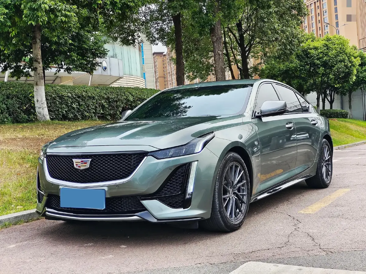 2022 Cadillac CT5 2.0T 237HP L4 10AT