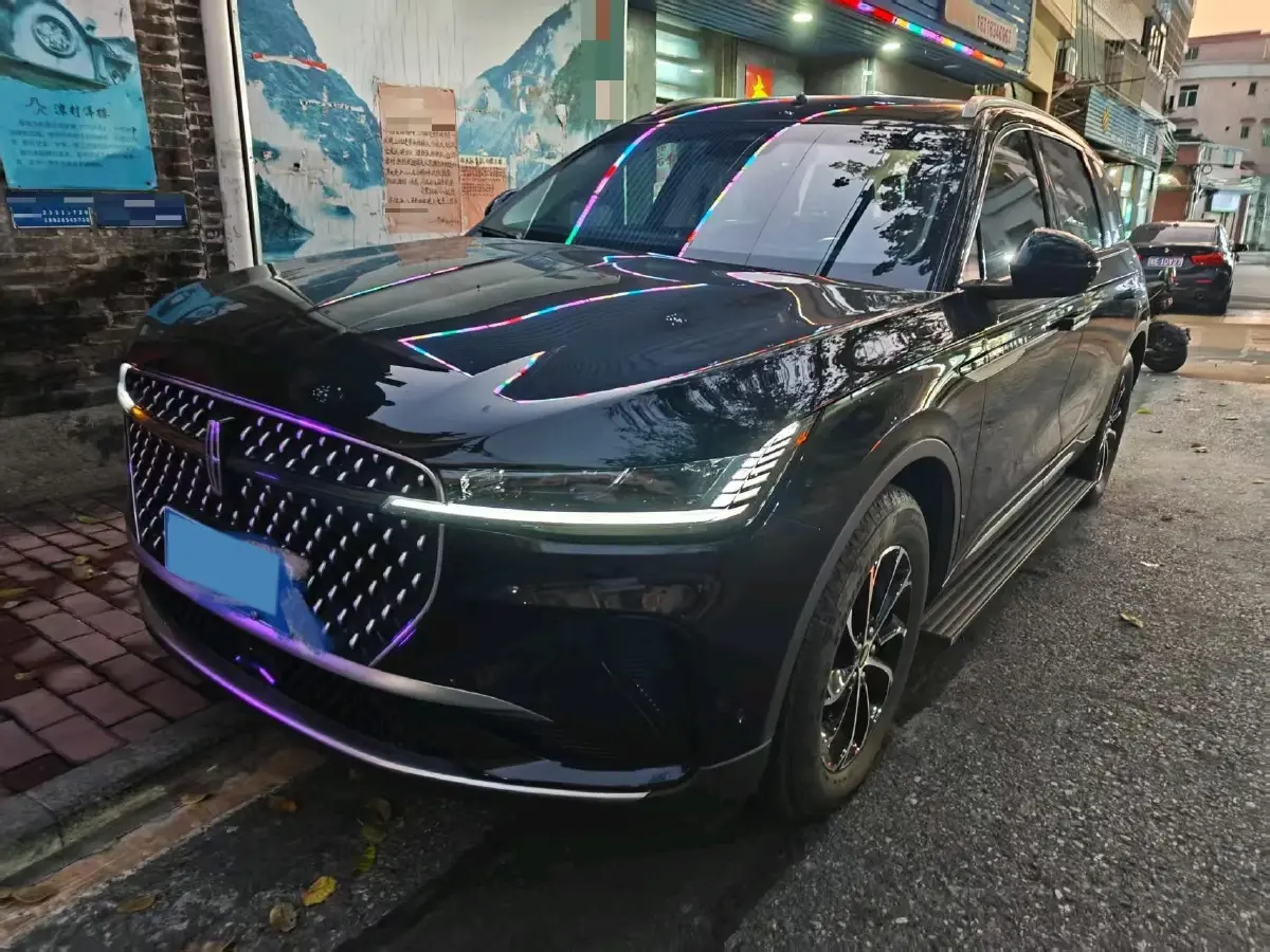 2023 Lincoln Nautilus 2.0T 261HP L4 8AT