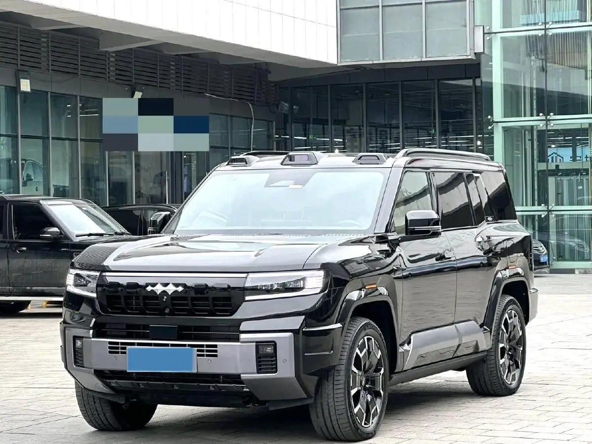 2025 FangChengBao Bao 8 2.0T 245HP L4 E-CVT PHEV 36.8KWH