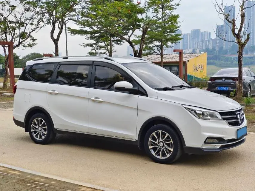 2019 BaoJun 730 1.5T 151HP L4 CVT,autocango,china used car exporter,china ev exporter,chinese used car exporter,chinese used ev exporter