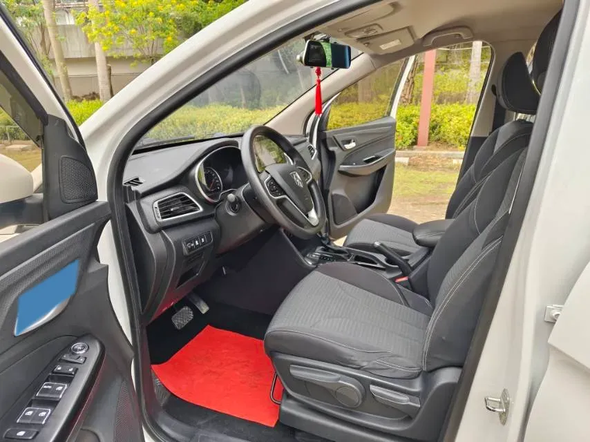 2019 BaoJun 730 1.5T 151HP L4 CVT,autocango,china used car exporter,china ev exporter,chinese used car exporter,chinese used ev exporter