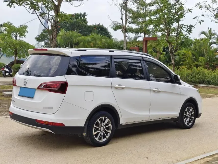 2019 BaoJun 730 1.5T 151HP L4 CVT,autocango,china used car exporter,china ev exporter,chinese used car exporter,chinese used ev exporter