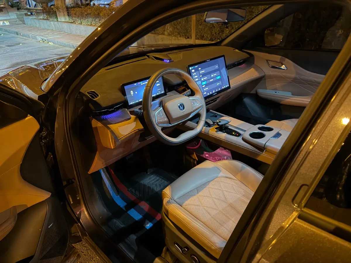 2024 ChangAn UNI-Z 1.5L 98HP L4 E-CVT PHEV 18.4KWH,autocango,china used car exporter,china ev exporter,chinese used car exporter,chinese used ev exporter