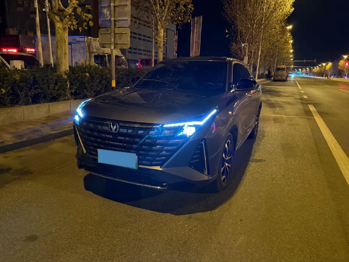 2024 ChangAn UNI-Z 1.5L 98HP L4 E-CVT PHEV 18.4KWH,autocango,china used car exporter,china ev exporter,chinese used car exporter,chinese used ev exporter