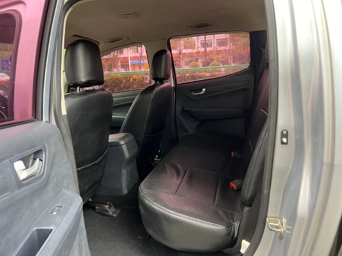 2018 Isuzu Taga 3.0T 131HP L4 5MT,autocango,china used car exporter,china ev exporter,chinese used car exporter,chinese used ev exporter