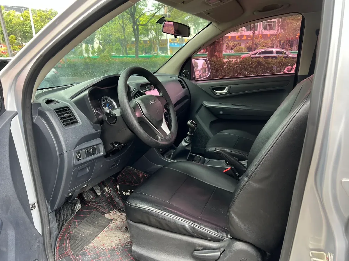 2018 Isuzu Taga 3.0T 131HP L4 5MT,autocango,china used car exporter,china ev exporter,chinese used car exporter,chinese used ev exporter