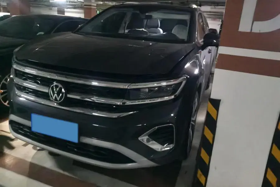 2023 Volkswagen Talagon 2.0T 220HP L4 7DCT